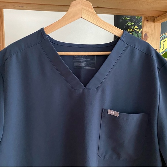 FIGS Slate Blue Chisec Three Pocket Scrub Top XXL - Picture 9 of 14